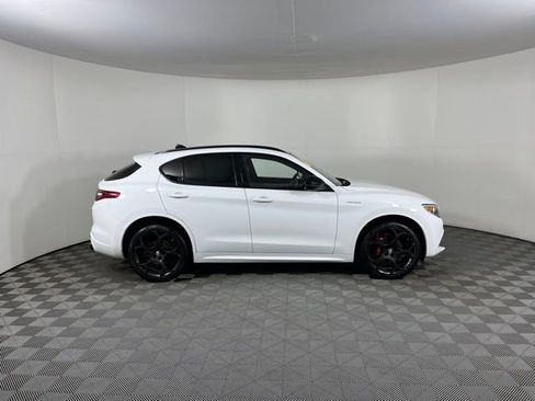 Used 2023 Alfa Romeo Stelvio Veloce image 8