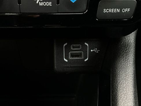 Used 2025 Jeep Compass Trailhawk image 25