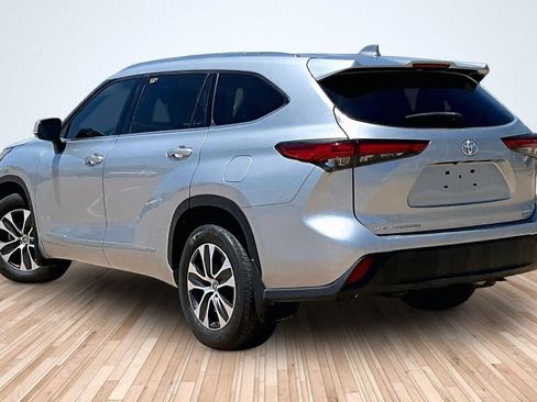 Used 2021 Toyota Highlander XLE FWD image 10