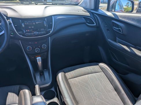 Used 2019 Chevrolet Trax LT w/ LT Convenience Package image 17