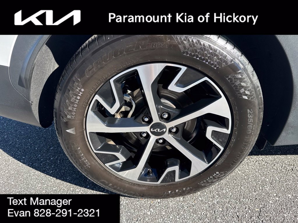 Used 2025 Kia Sportage EX w/ Premium Package FWD image 9