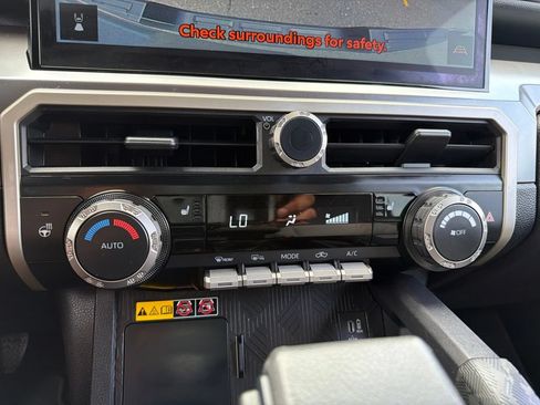 Used 2025 Toyota Tacoma TRD Off-Road w/ TRD Off Road Upgrade Package AWD/4WD image 13