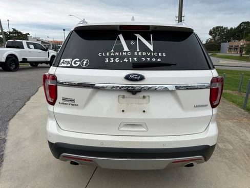 Used 2017 Ford Explorer Limited w/ Equipment Group 301A FWD image 9