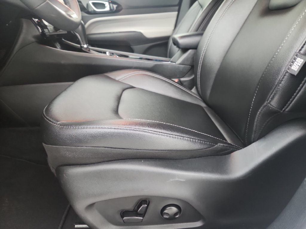 Certified 2025 Jeep Compass Limited AWD/4WD image 22