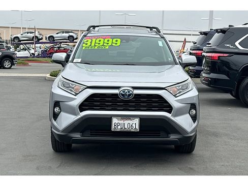 Used 2020 Toyota RAV4 XLE w/ Convenience Package AWD/4WD image 9