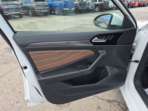 Used 2025 Volkswagen Jetta SEL image 10