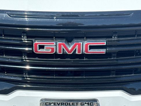 Used 2023 GMC Acadia SLE w/ Driver Convenience Package AWD/4WD image 47