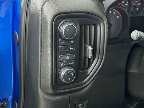 Used 2024 Chevrolet Silverado 1500 Custom image 17