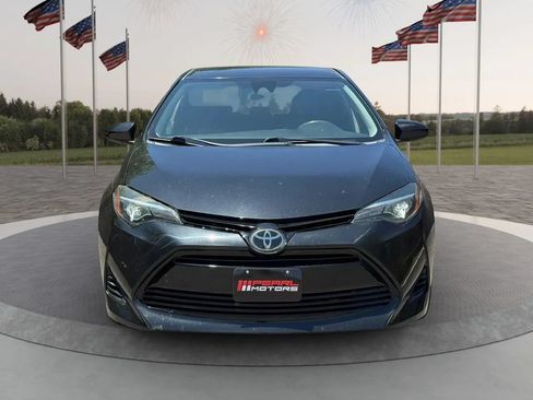 Used 2019 Toyota Corolla LE FWD image 2