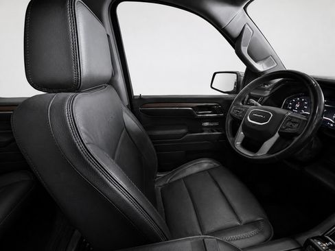 Used 2024 GMC Sierra 1500 Denali AWD/4WD image 11