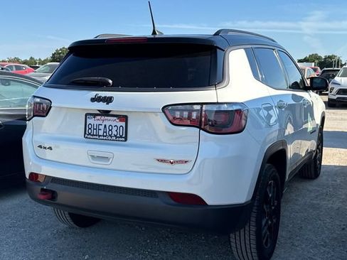 Used 2019 Jeep Compass Trailhawk w/ Leather Interior Group AWD/4WD image 5