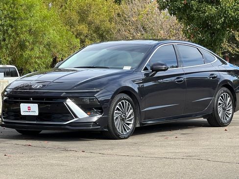 Used 2025 Hyundai Sonata Limited FWD image 8