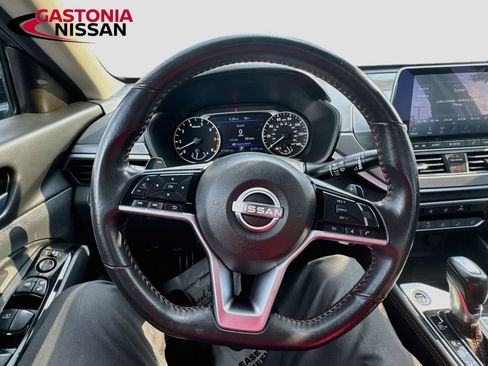 Used 2024 Nissan Altima 2.5 SR FWD image 14