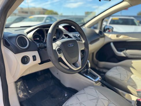 Used 2012 Ford Fiesta SE image 10