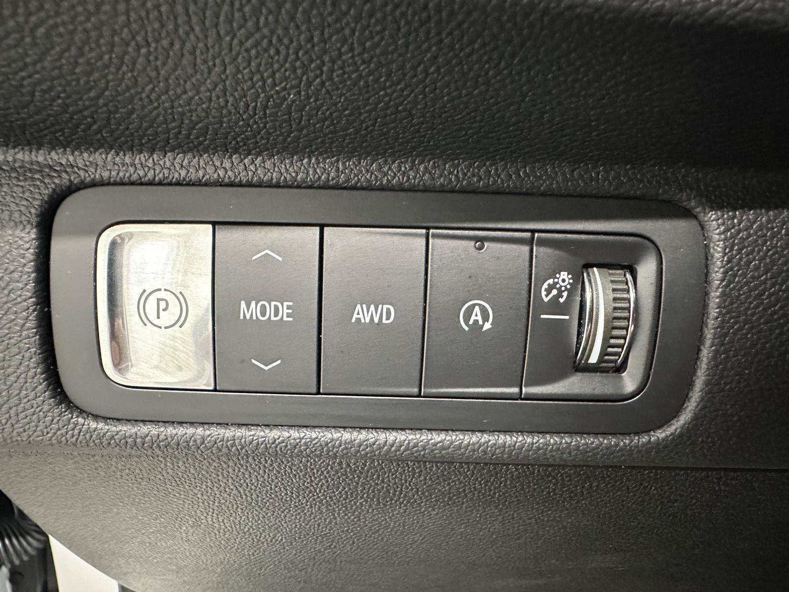 Used 2024 Chevrolet Traverse LT w/ LPO, Floor Liner Package AWD/4WD image 16