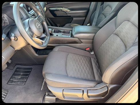 Used 2024 Nissan Pathfinder S FWD image 14