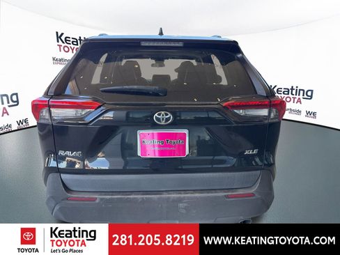 Used 2020 Toyota RAV4 XLE Premium image 6