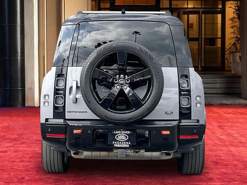 Used 2023 Land Rover Defender 130 X AWD/4WD image 4