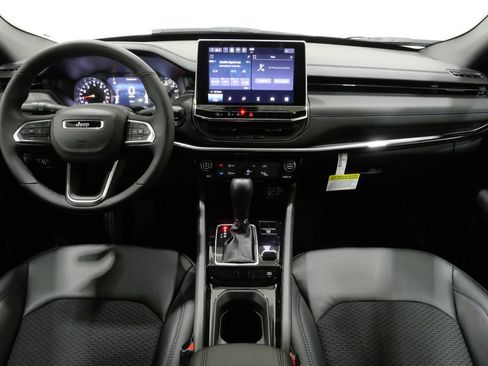 New 2026 Jeep Compass Latitude image 10