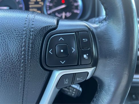 Used 2019 Toyota Highlander XLE image 31