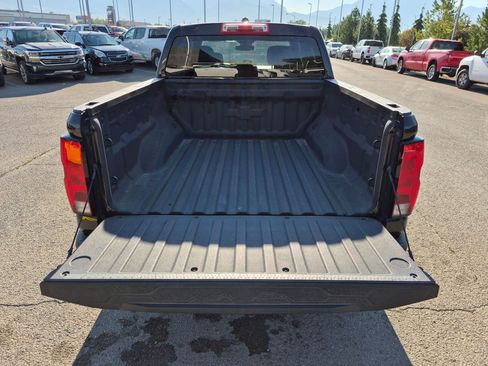 Used 2023 Chevrolet Colorado LT AWD/4WD image 26