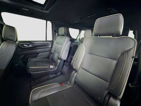 Used 2023 GMC Yukon XL SLT RWD image 24