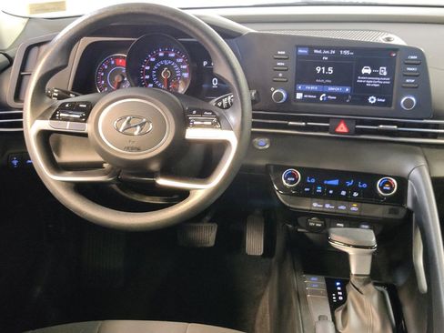 Used 2023 Hyundai Elantra SEL w/ Cargo Package FWD image 22