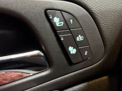 Used 2007 Chevrolet Suburban 2500 LT w/ LT Preferred Equipment Group AWD/4WD image 30