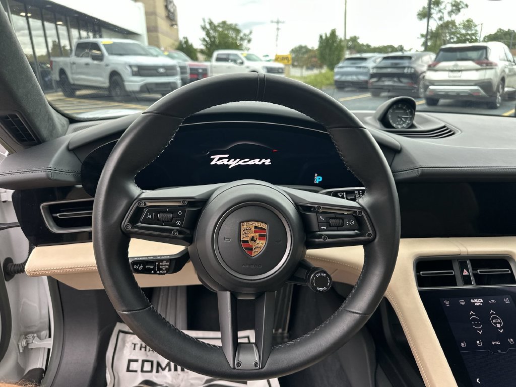 Used 2022 Porsche Taycan GTS AWD/4WD image 11