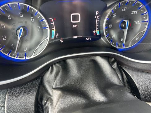 Used 2020 Chrysler Pacifica Limited image 14