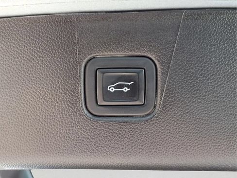 Certified 2024 Chevrolet Blazer LT w/ Convenience Package FWD image 21