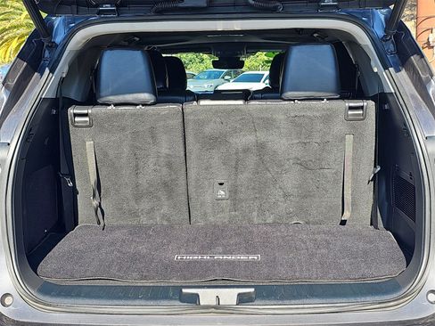 Used 2022 Toyota Highlander Limited image 13