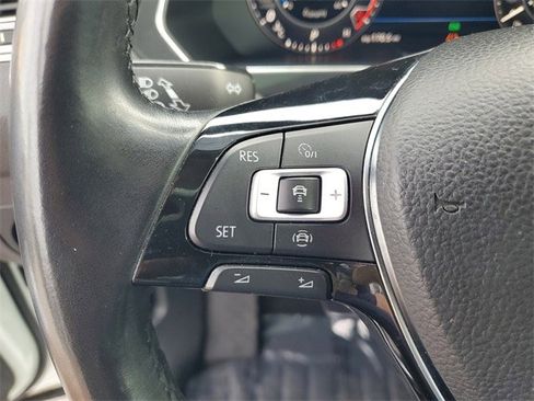 Used 2019 Volkswagen Tiguan SEL Premium image 22
