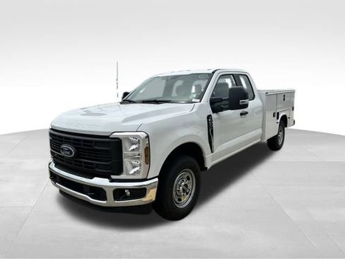 New 2025 Ford F250 XL w/ XL Chrome Package image 18