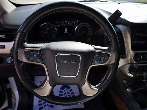 Used 2020 GMC Yukon Denali w/ Denali Ultimate Package image 14
