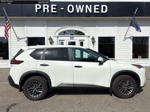 Used 2022 Nissan Rogue S FWD image 4