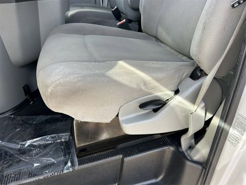 Used 2014 Ford E-250 and Econoline 250 image 17