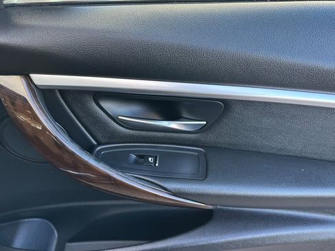 Used 2017 BMW 330i Sedan image 18