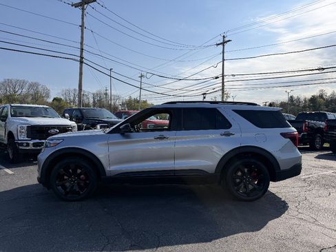 Used 2020 Ford Explorer ST w/ ST Street Pack AWD/4WD image 3