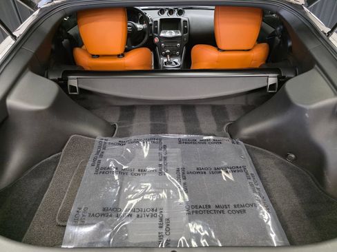 Used 2009 Nissan 370Z Touring w/ Sport Pkg RWD image 37