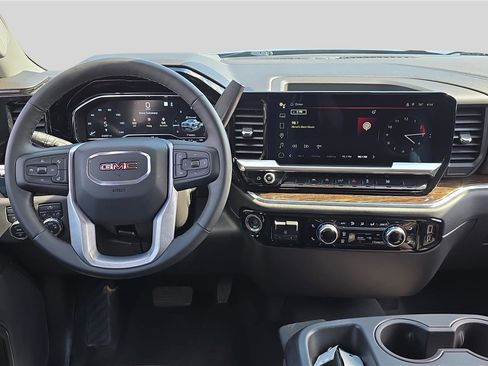 Used 2023 GMC Sierra 1500 SLE AWD/4WD image 9