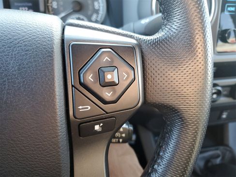 Used 2016 Toyota Tacoma TRD Sport image 22