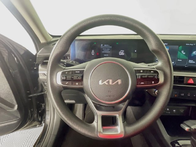 Used 2026 Kia K5 LXS FWD image 12