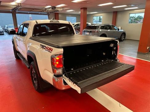 Certified 2023 Toyota Tacoma TRD Off-Road AWD/4WD image 26