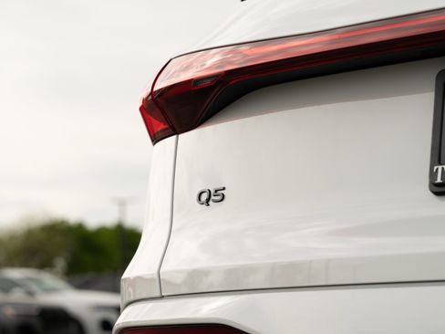 Certified 2025 Audi Q5 Premium Plus w/ Premium Plus AWD/4WD image 31