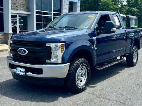 Used 2018 Ford F250 XL w/ Power Equipment Group AWD/4WD image 2