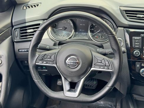 Used 2020 Nissan Rogue SV AWD/4WD image 19