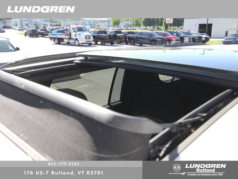 Used 2023 GMC Yukon XL AT4 AWD/4WD image 25