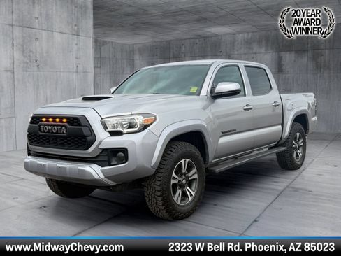 Used 2017 Toyota Tacoma TRD Sport w/ Tow Package RWD image 1