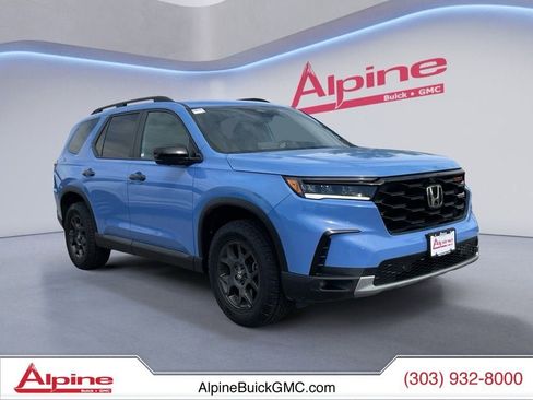 Used 2025 Honda Pilot TrailSport image 7